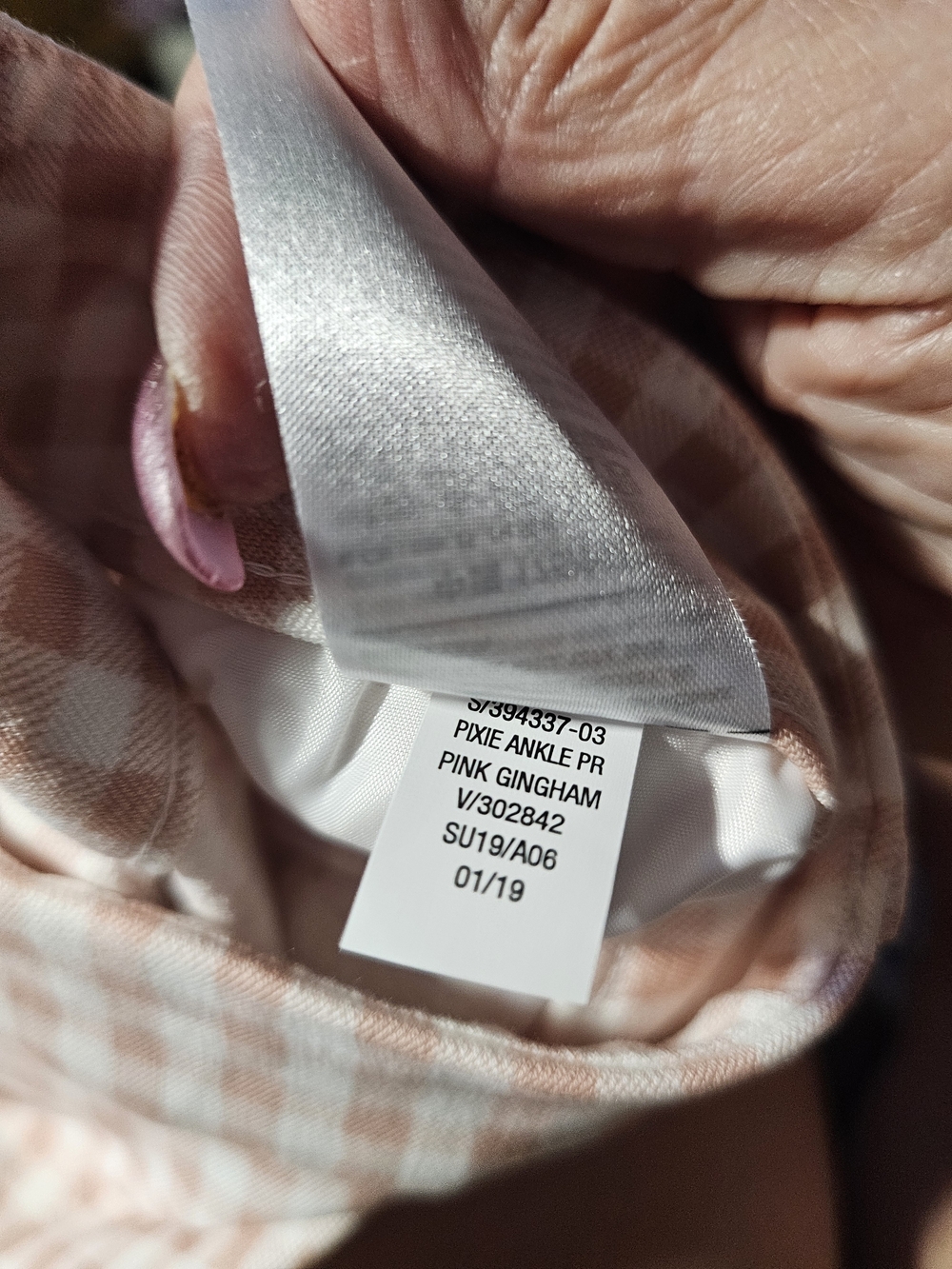 Old Navy Pink Gingham Women’s Pixie Pant - Picture 9 of 9